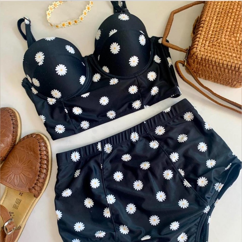 Daisy Vintage Swimsuit 🌼🖤🤍 Kingdom and State